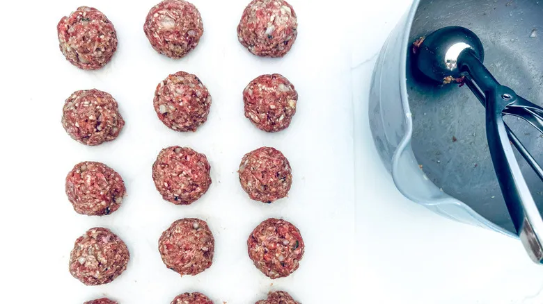 Albóndigas Italianas Clásicas: Receta Auténtica con Salsa Marinara Casera