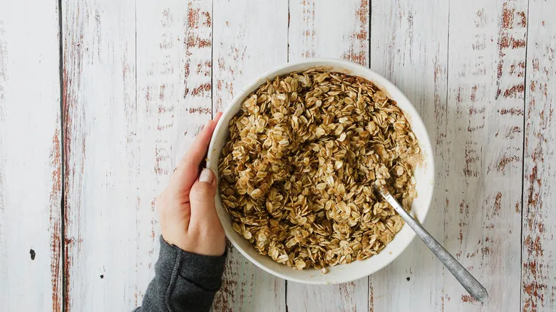 Apple Crisp con 5 Ingredientes: El Postre de Manzana Perfecto y Fácil para Cualquier Ocasión