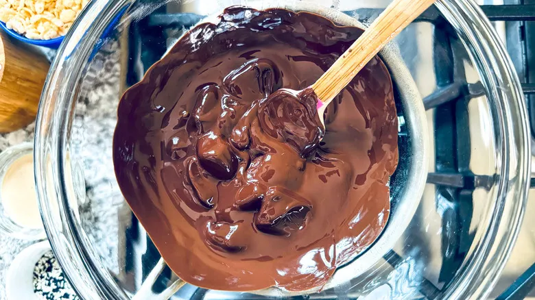Barras de Chocolate Rellenas de Tahini Salado: Una Delicia Saludable y Exquisita