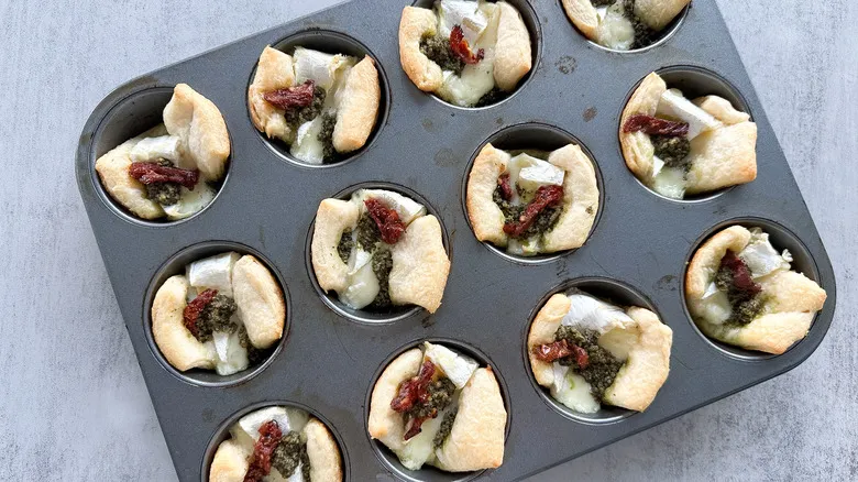 Bocaditos de Brie con Pesto: El Aperitivo Elegante y Fácil para Impresionar