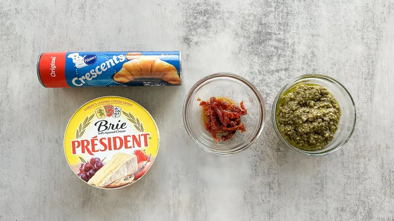 Bocaditos de Brie con Pesto: El Aperitivo Elegante y Fácil para Impresionar
