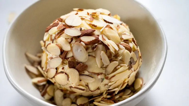 Bolita de Queso Cheddar Clásica: La Receta Irresistible para Tus Fiestas