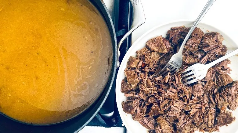 Brisket de Res al Estilo Rendang: Un Festín Malayo de Sabores Exóticos