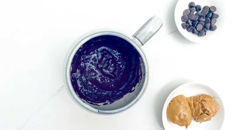 Brownie en Taza de Mantequilla de Almendras: Receta Fácil y Rápida para un Postre Individual Perfecto