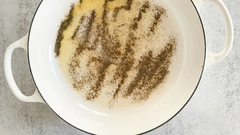 Cacio e Pepe: Descubre la Auténtica Receta Italiana de Pasta en Menos de 30 Minutos