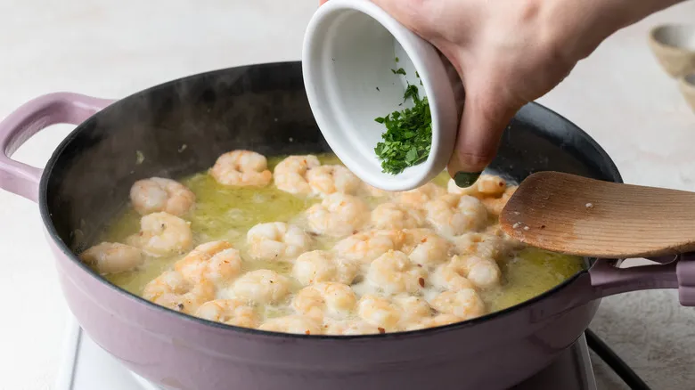 Camarones Scampi con Ajo: La Receta Clásica para un Sabor Inolvidable