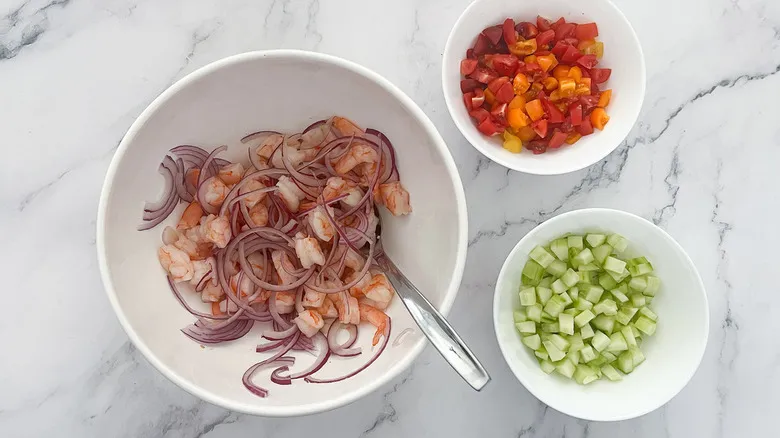Ceviche de Camarones Fácil: Receta Rápida y Fresca para Cualquier Ocasión