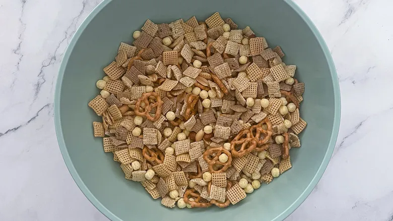 Chex Mix Casero: La Receta Definitiva para un Snack Delicioso y Fácil de Preparar