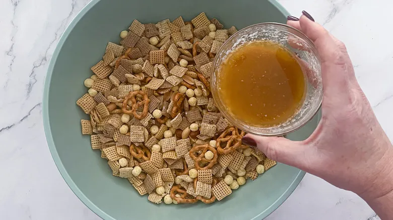 Chex Mix Casero: La Receta Definitiva para un Snack Delicioso y Fácil de Preparar