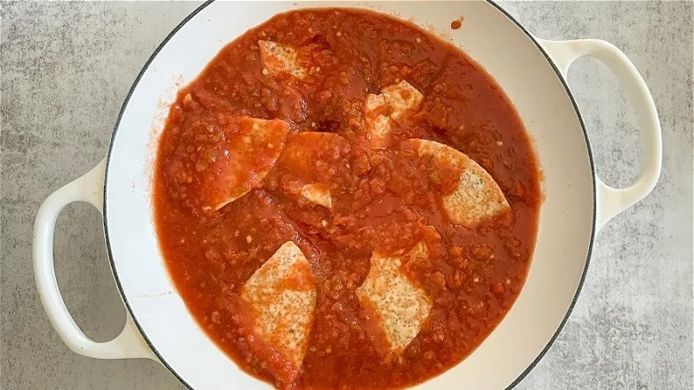 Chilaquiles Rápidos en 20 Minutos: Receta Fácil para Cenas Deliciosas entre Semana