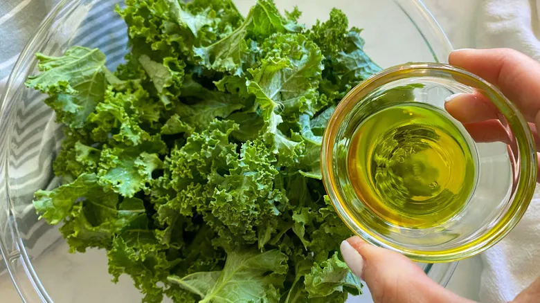 Chips de Kale Horneados: La Receta Saludable y Nutritiva para un Snack Perfecto