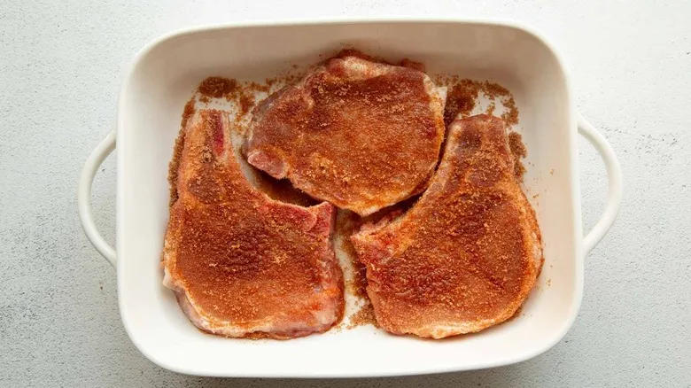 Chuletas de Cerdo BBQ al Horno: Receta Fácil y Jugosa para Deleitar a Todos