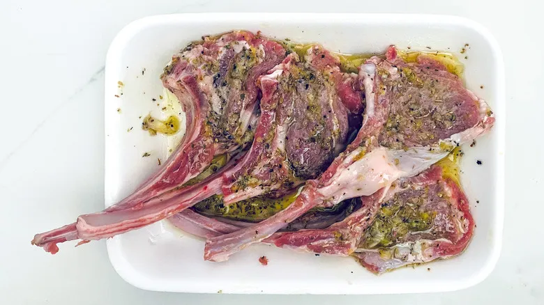 Chuletas de Cordero al Estilo Griego: Receta Fácil para un Sabor Inolvidable y Saludable