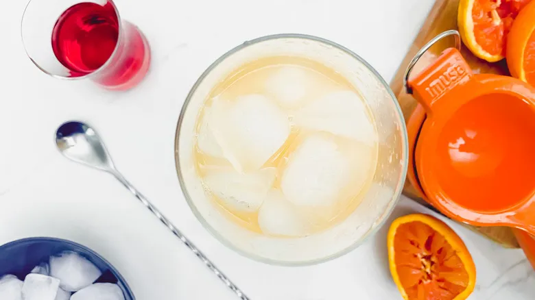 Cóctel Sex on the Beach Tropical: Receta Clásica con Toque de Maracuyá