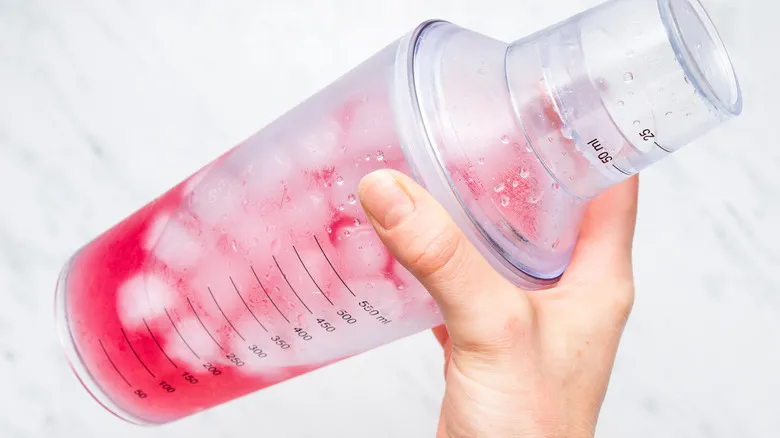 Cosmopolitan Clásico: La Receta Definitiva del Cocktail Icónico para Disfrutar Siempre