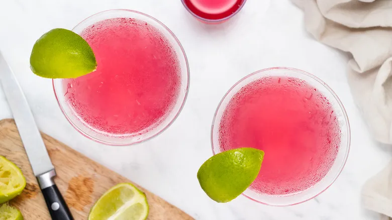 Cosmopolitan Clásico: La Receta Definitiva del Cocktail Icónico para Disfrutar Siempre