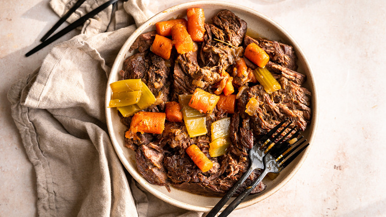 Costillas Cortas de Res al Vino Tinto: La Guía Definitiva para un Estofado Irresistible