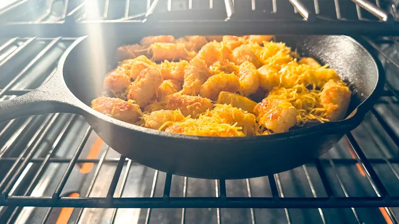 Dominando el Skillet: Bistec y Papas con Mantequilla de Ajo para Cualquier Ocasión