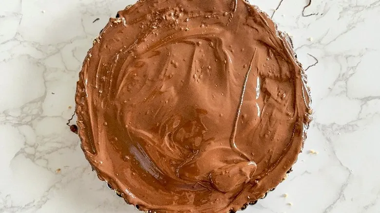 Dominando la Receta del Pastel Gigante de Mantequilla de Maní y Chocolate Estilo Reese's