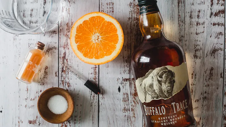 El Clásico Cóctel Old Fashioned: Historia, Receta y Preparación Paso a Paso