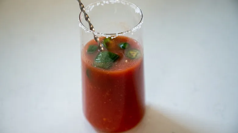 El Secreto del Bloody Mary Picante Perfecto: Receta y Consejos Esenciales para un Brunch Inolvidable