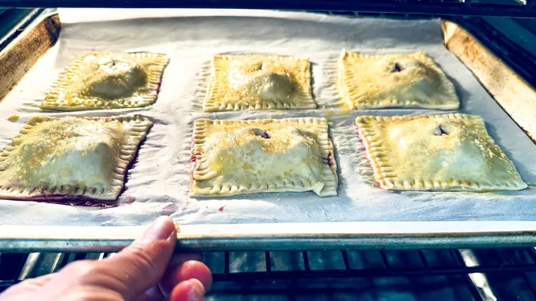 Empanaditas de Mano Caseras: Receta Fácil y Versátil con Relleno de Durazno y Arándano