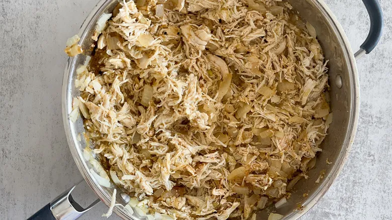 Enchiladas Verdes de Pollo con Salsa Verde: Receta Fácil para la Familia