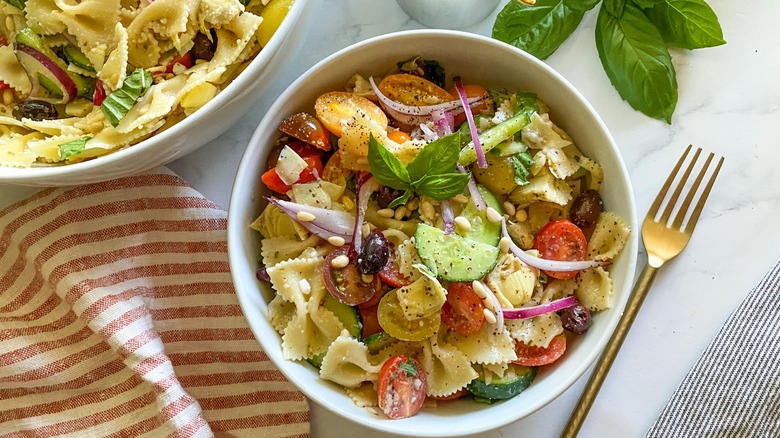 Ensalada de Pasta Mediterránea: Receta Fácil, Saludable y Versátil para Deleitar a Todos