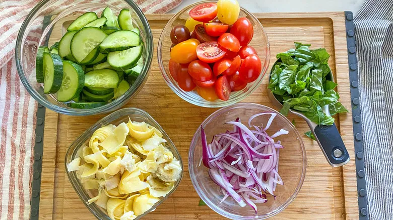 Ensalada de Pasta Mediterránea: Receta Fácil, Saludable y Versátil para Deleitar a Todos