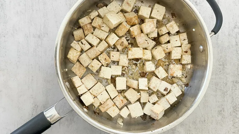 Envolturas de Lechuga con Tofu y Champiñones: Receta Vegana Fácil y Nutritiva