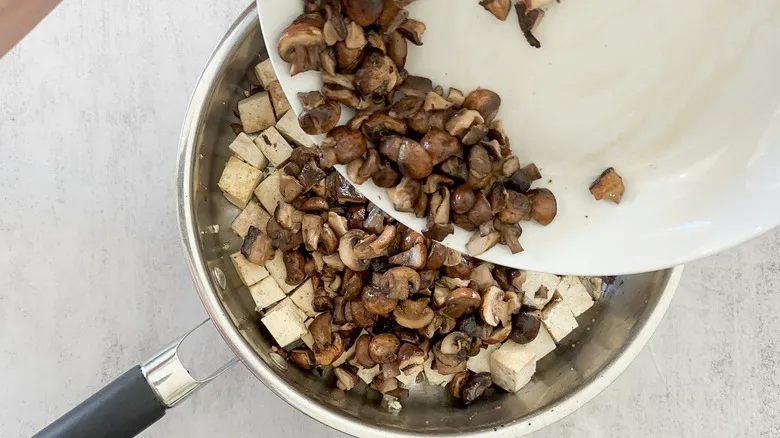 Envolturas de Lechuga con Tofu y Champiñones: Receta Vegana Fácil y Nutritiva