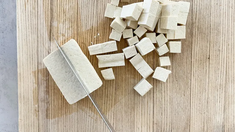 Envolturas de Lechuga con Tofu y Champiñones: Receta Vegana Fácil y Nutritiva