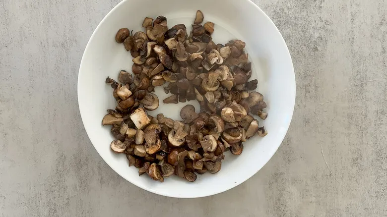 Envolturas de Lechuga con Tofu y Champiñones: Receta Vegana Fácil y Nutritiva