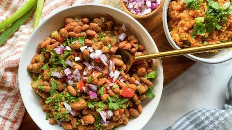 Frijoles Pintos Estilo Mexicano: Receta Fácil, Rápida y Saludable para Toda Ocasión
