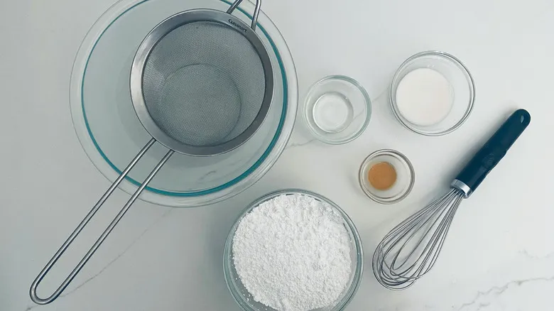 Glaseado Real Sin Huevo: Receta Fácil y Versátil para Decorar Tus Postres