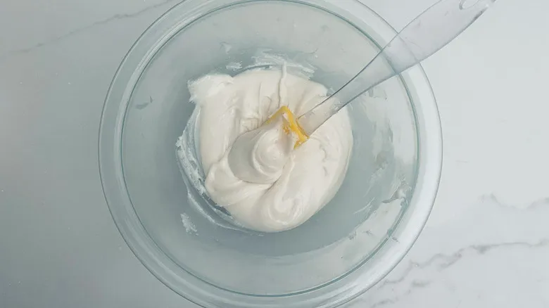 Glaseado Real Sin Huevo: Receta Fácil y Versátil para Decorar Tus Postres