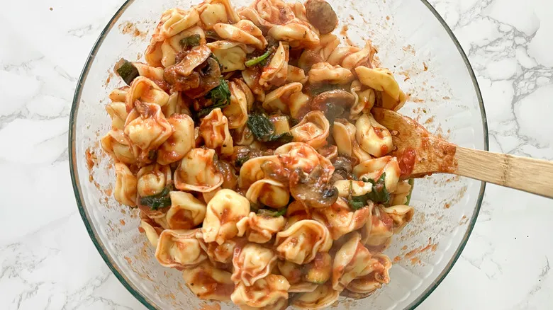 Gratín de Tortellini con Verduras: Receta Fácil, Nutritiva y Versátil para Toda la Familia
