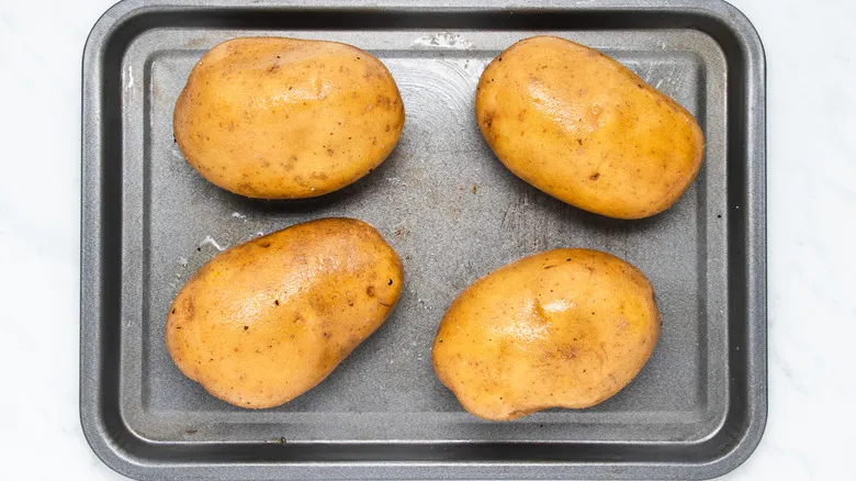 La Papa Asada Perfecta: Receta Clásica al Horno para Cualquier Ocasión