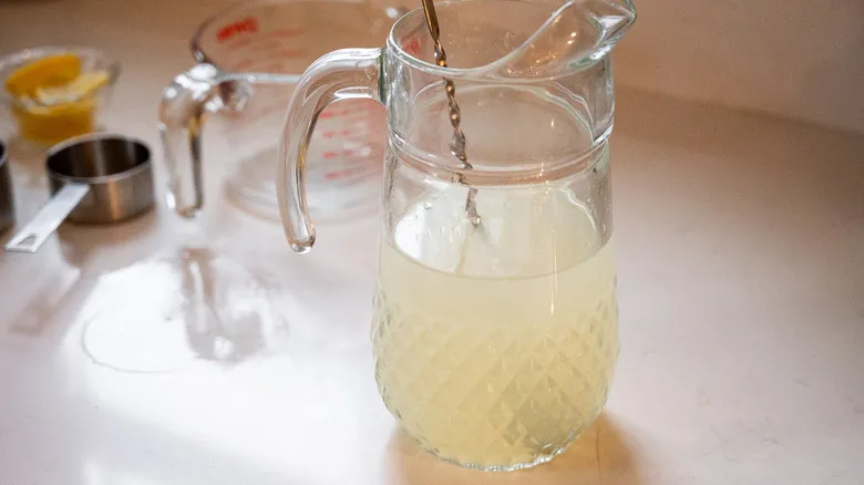 Limonada Casera Perfecta: Receta Refrescante, Dulce y Fácil para Disfrutar en Cualquier Momento