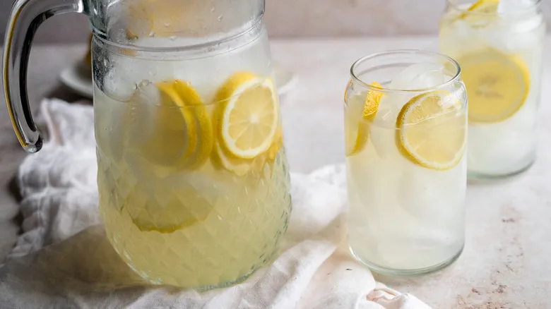 Limonada Casera Perfecta: Receta Refrescante, Dulce y Fácil para Disfrutar en Cualquier Momento