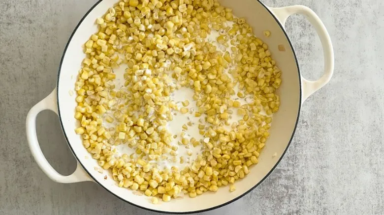 Maíz Cremoso Casero: La Receta de Confort Perfecta para Cualquier Temporada