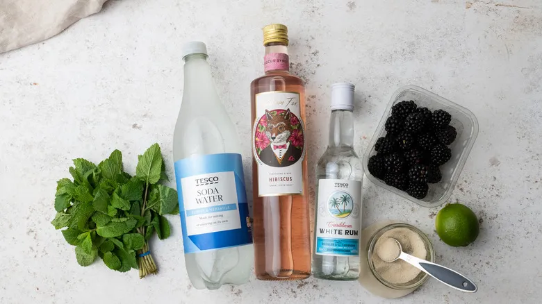 Mojito de Hibisco y Moras: La Receta Definitiva para un Cóctel Exótico y Refrescante