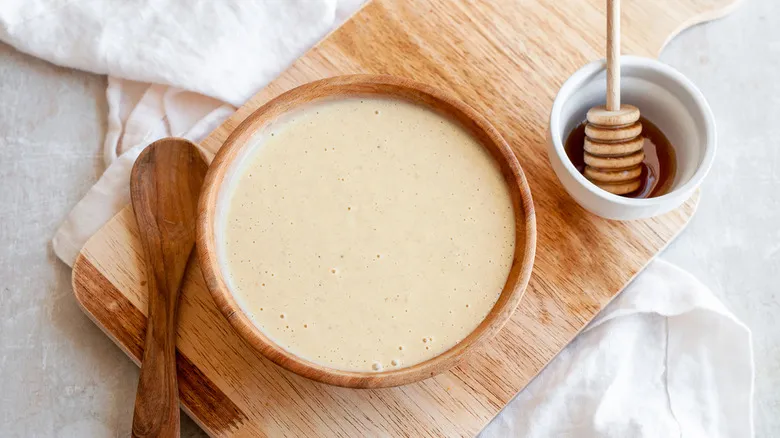 Mostaza con Miel Casera: La Receta Esencial para Aderezos y Más