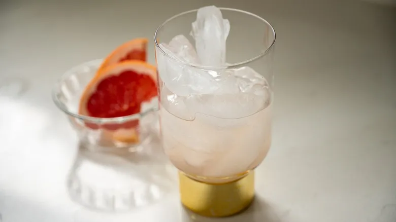 Paloma Clásica Espumosa: Receta Refrescante y Fácil para Cualquier Ocasión