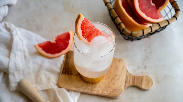 Paloma Clásica Espumosa: Receta Refrescante y Fácil para Cualquier Ocasión