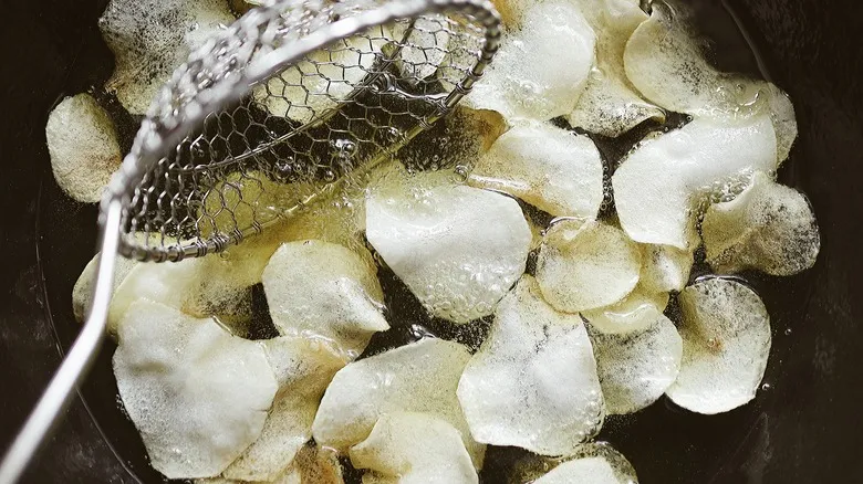 Papas Fritas Caseras: La Receta Definitiva para Crujientes y Deliciosos Snacks