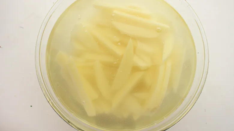 Papas Fritas con Aceite de Trufa: La Receta Definitiva para un Sabor Gourmet en Casa