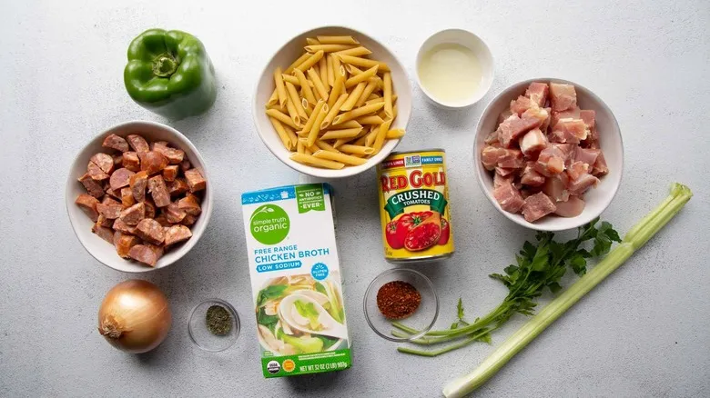 Pastalaya: La Fusión Perfecta de Pasta y Jambalaya en una Receta de Una Sola Sartén