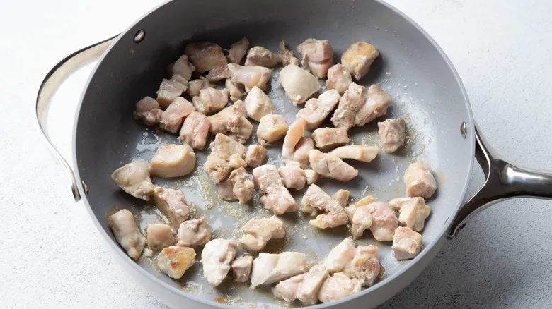 Pastalaya: La Fusión Perfecta de Pasta y Jambalaya en una Receta de Una Sola Sartén