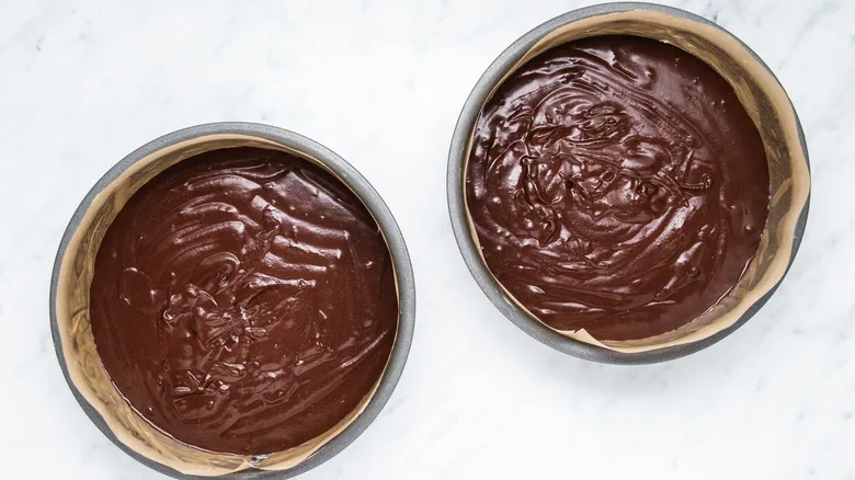 Pastel de Chocolate de Dos Capas: Receta Infalible para un Postre Casero Perfecto